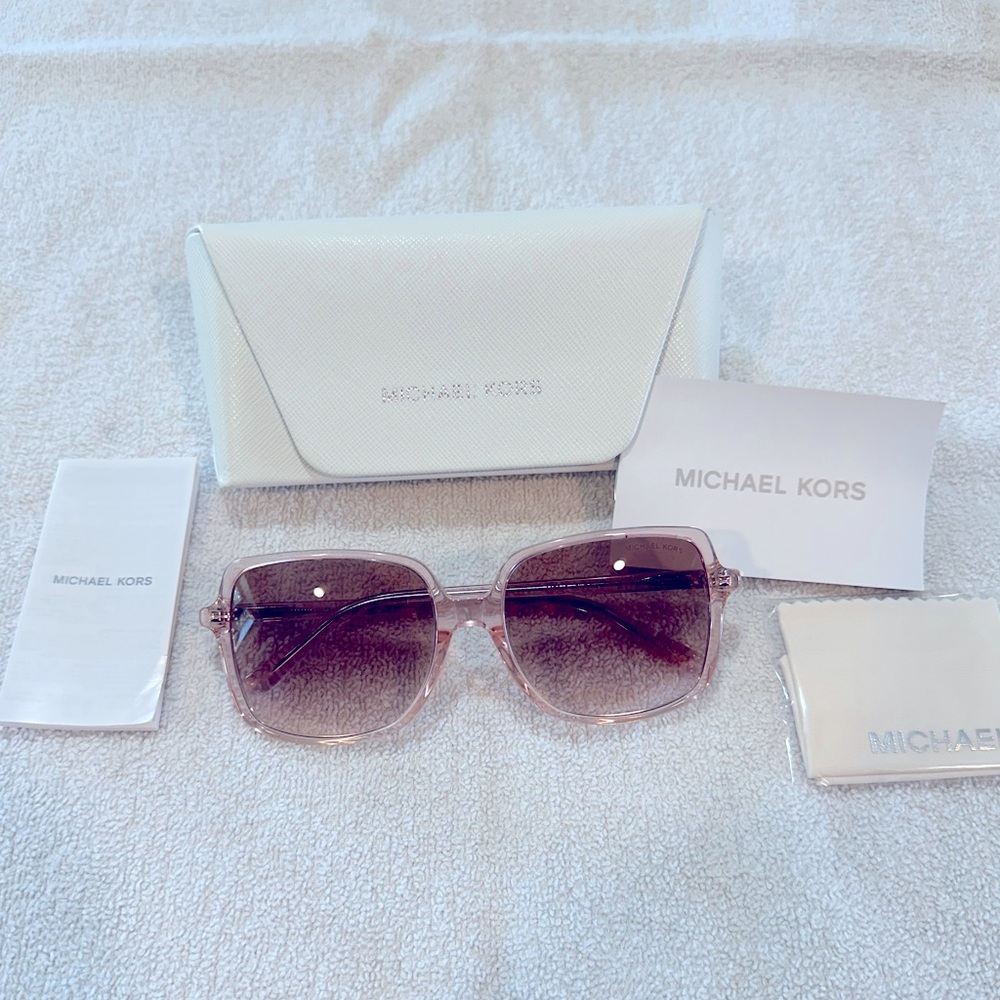 MK light pink sunglasses 🕶️